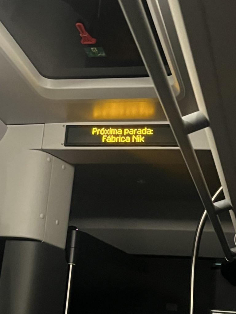 martiyonson's tweet photo. Me encanta que una de las paradas de guagua en La Palma se llame así https://t.co/hjxpGwSFIU