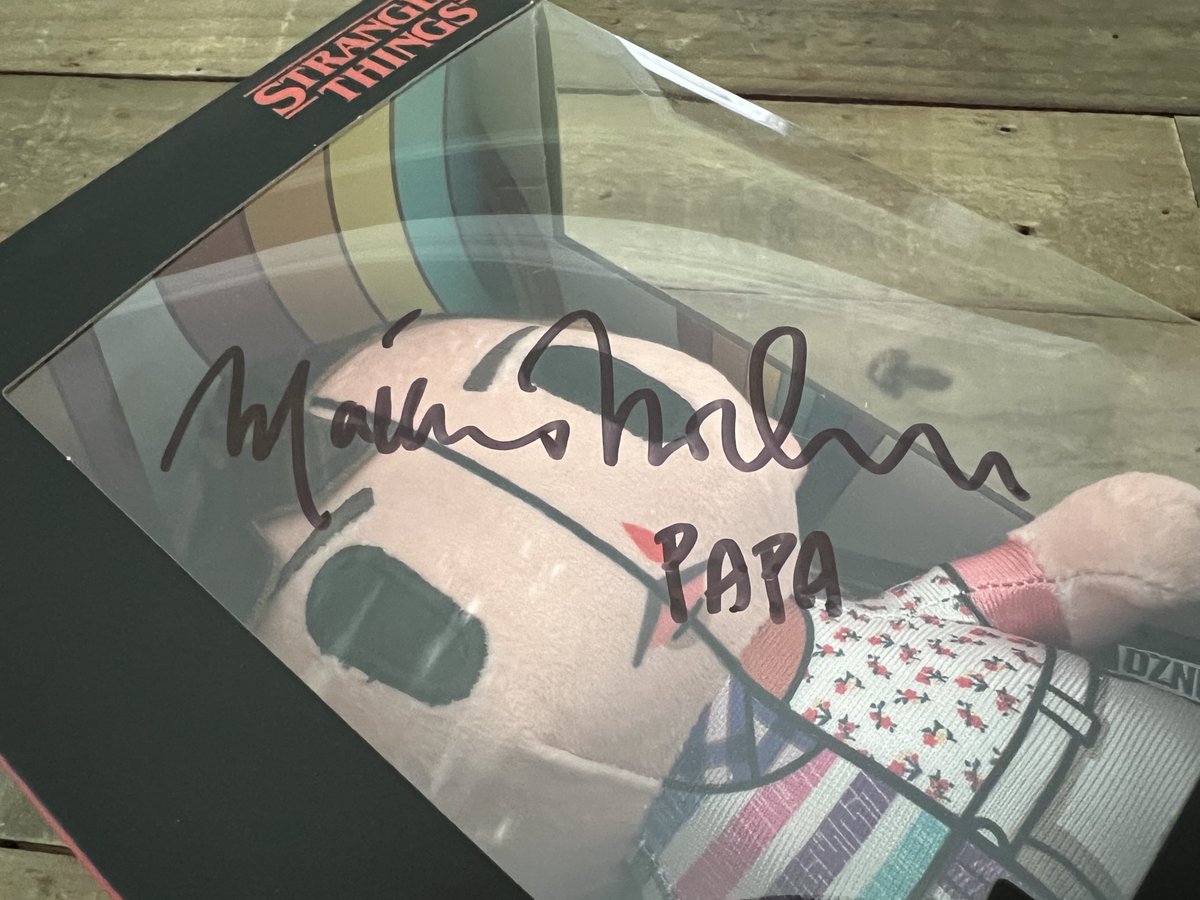 Thanks to <a href="/YuMeToys/">YuMe Toys</a>, I’m giving away a signed #StrangerThings Eleven Plush and a signed Bag Clip! REPOST this by Monday, July 8 for a chance to win! One winner will be selected for each from all entries across X and Instagram next #ModineMonday. Good luck! #Papa #Netflix #STgifts