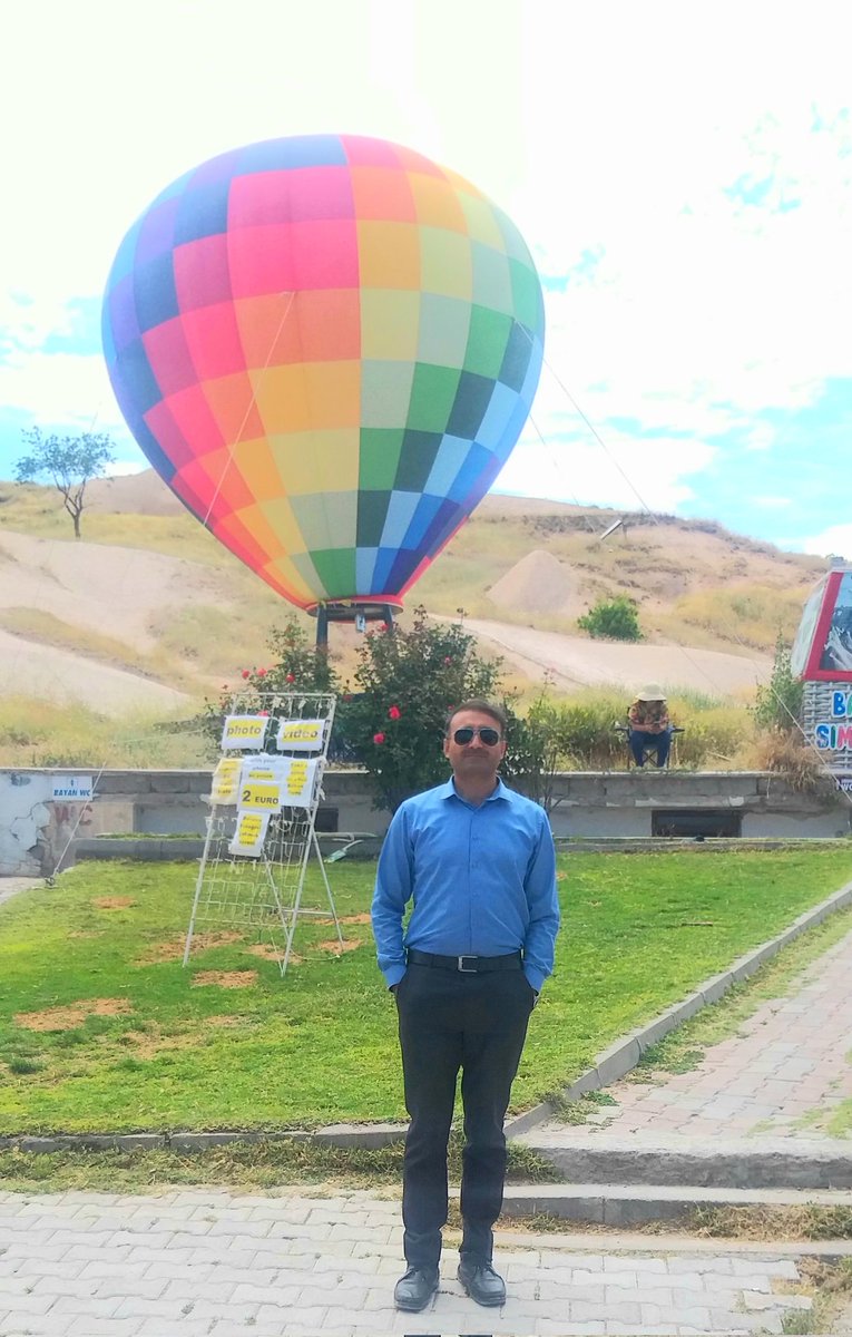 AkifGujjar9's tweet photo. Cappadocia is a geological oddity of honeycombed hills and towering boulders of otherworldly beauty. The fantastical topography is matched by the human history here. People have long utilised the region's soft stone, seeking shelter underground, fascinating cavern architecture.🇹🇷 https://t.co/YdDFPGV7RO