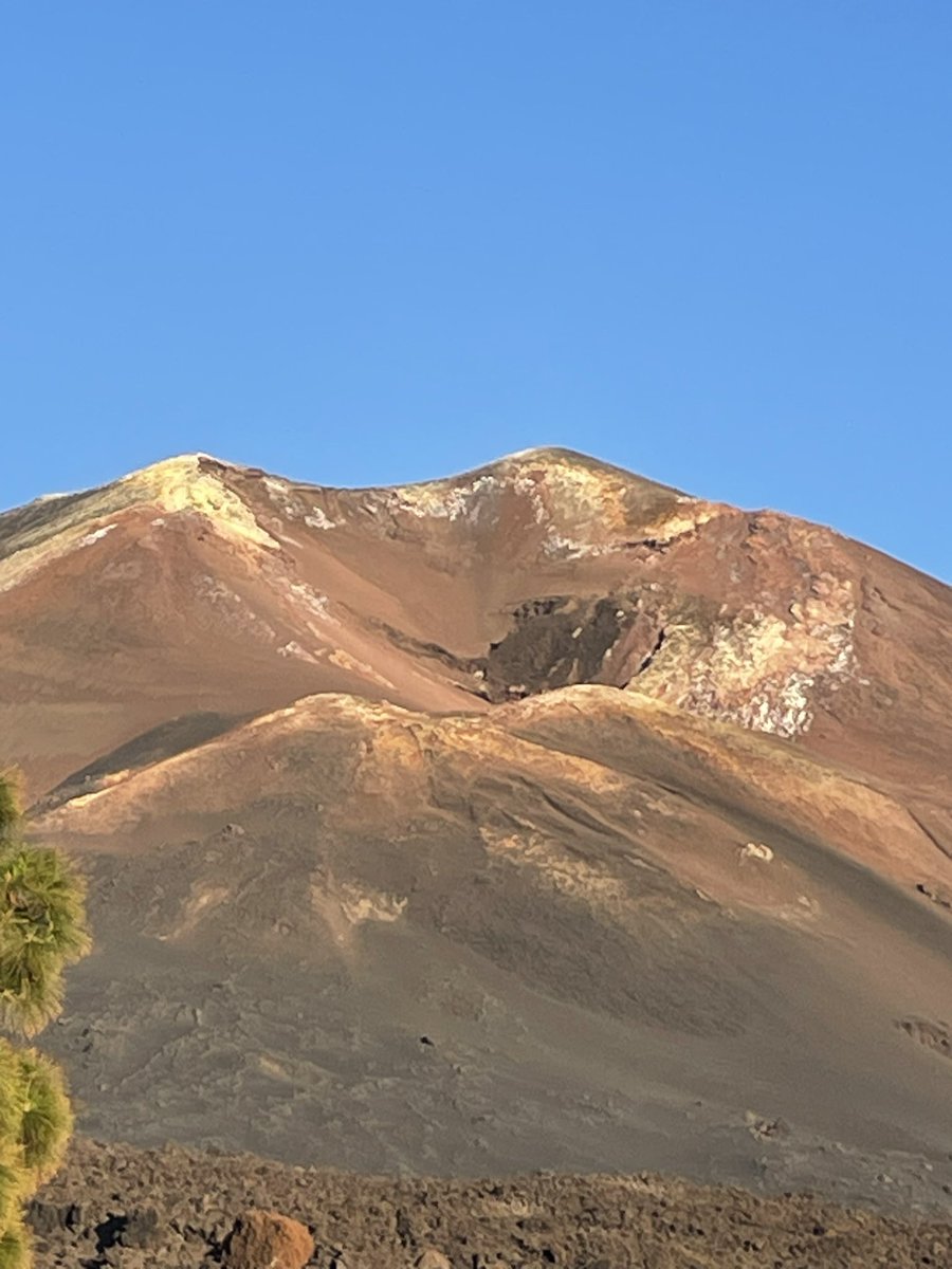 Ya estamos disfrutando de los XV encuentros de <a href="/ApEAastronomia/">ApEA</a> , este año con el Vulcanismo extraterrestre y las misiones espaciales como temática en la Isla de La Palma.