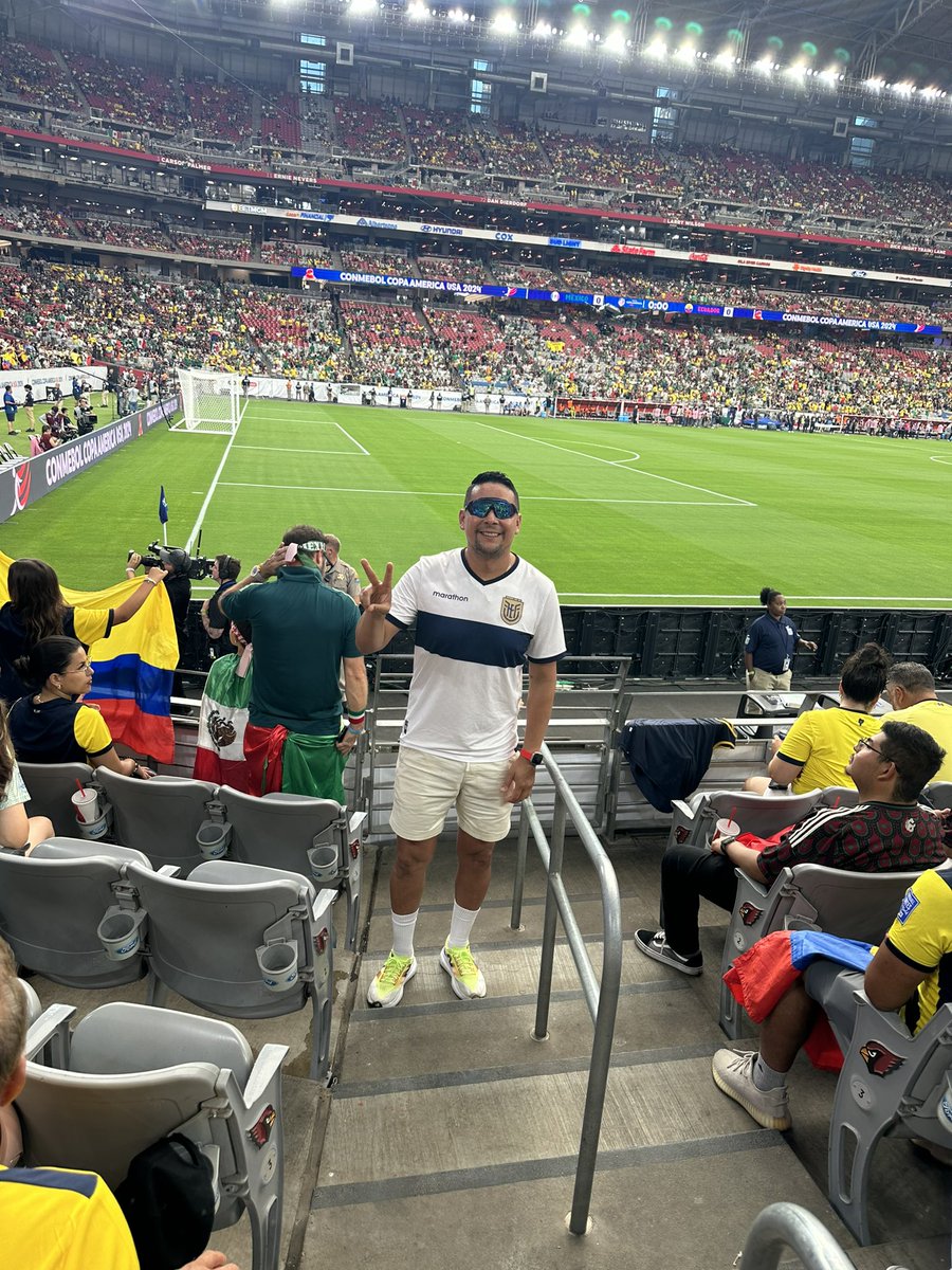 ivanbayas's tweet photo. De Ecuador 🇪🇨 para el mundo @LaTri @CopaAmerica #Ecuadorsomostodos @StateFarmArena #NiñoMoi #Glendale #Phenix #Arizona https://t.co/zudLeo2bfJ