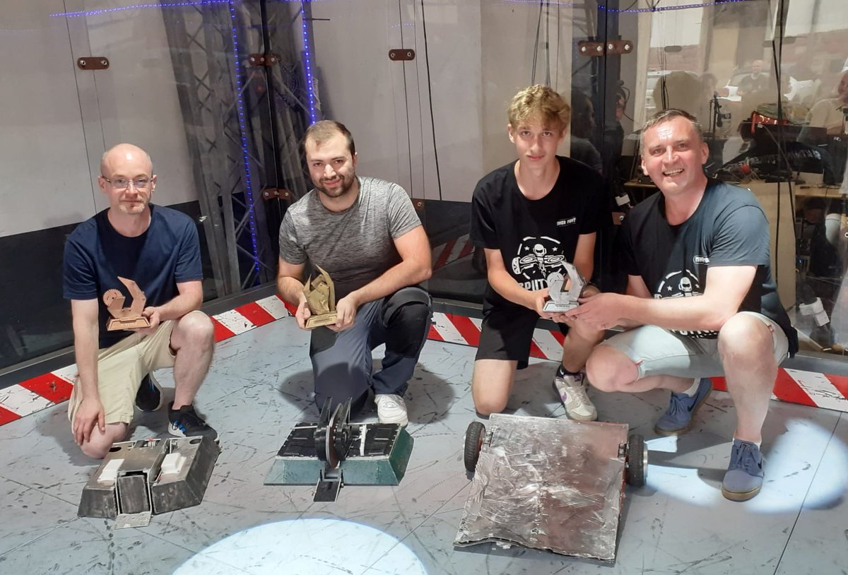 MAKERFIGHT by Technistub (@makerfight68) on Twitter photo Voici le podium de cette 8e édition de #Makerfight by <a href="/Technistub/">Technistub</a>
1er : T-Raex
2e : Sputnik striker
3e : not a flipper
Bravo à eux ! Voici le podium de cette 8e édition de #Makerfight by <a href="/Technistub/">Technistub</a>
1er : T-Raex
2e : Sputnik striker
3e : not a flipper
Bravo à eux !