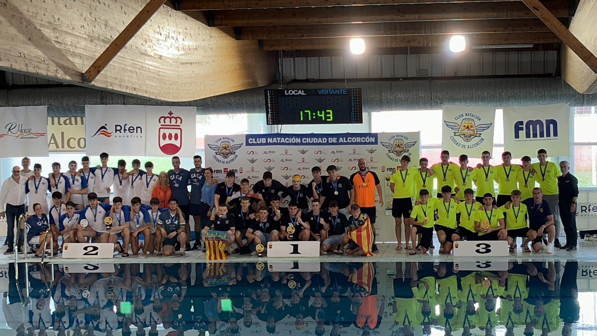 juanjo_valdes's tweet photo. Dejo el Basket porque no confiaban en él. Y en el waterpolo encontró el cariño y la confianza que necesitaba para recuperar la motivación. Ahora disfruta y está ilusionado . Y ayer se proclamó con su EQUIPO subcampeón de España de 2ª Div. juvenil y billete para el de Primera 🤷‍♂️ https://t.co/xhIwrRYRNi
