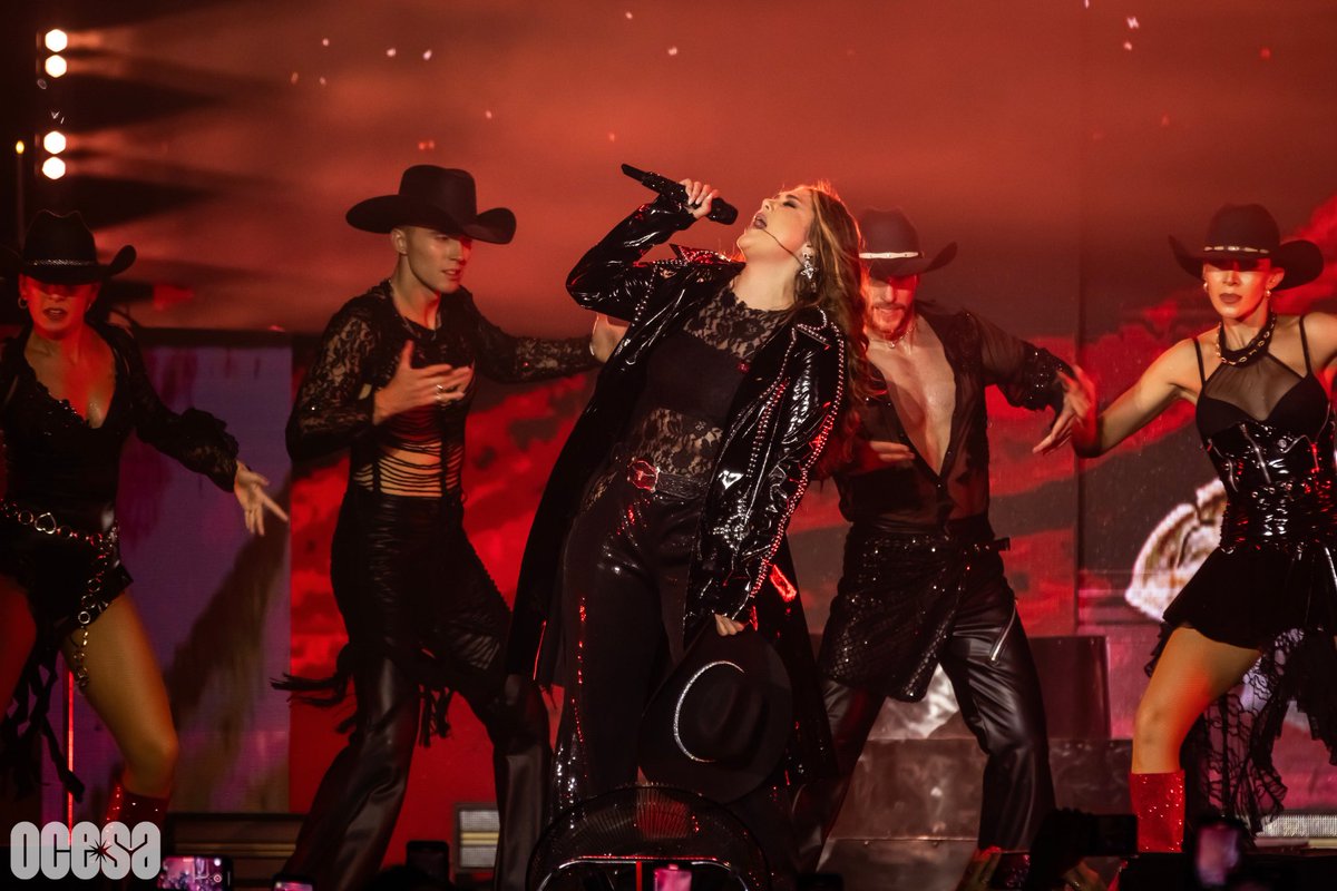 ocesa_pop's tweet photo. ¡Un sueño las dos noches de la gira #PaLuegoEsTarde en el Palacio de los deportes @yuritaflowers! 🤠❤️✨

📸: Lulú Urdapilleta https://t.co/4qWfsKiQOo