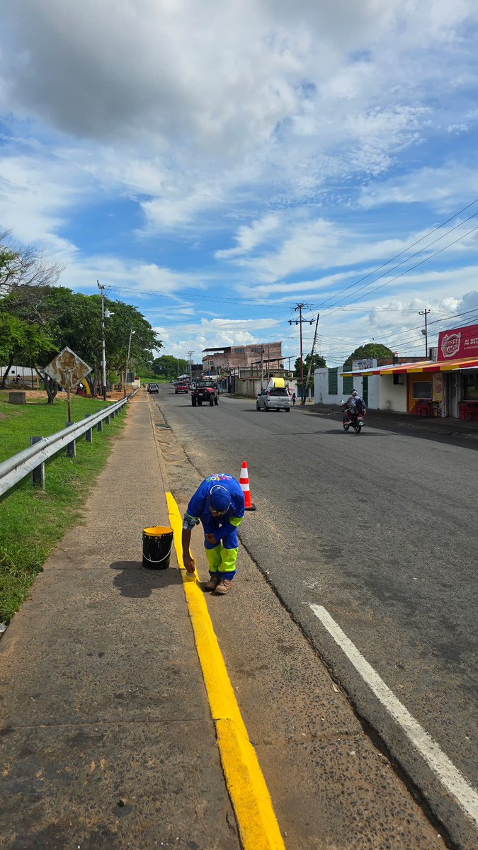 ¡Seguimos avanzando con buenas noticias! ❤️

Qué alegría informar a toda la colectividad la llegada del plan Juntos Todo Es Posible al estado Bolívar, donde nuestras cuadrillas están desplegadas con jornadas de limpieza, desmalezamiento, recolección de desechos y demarcación