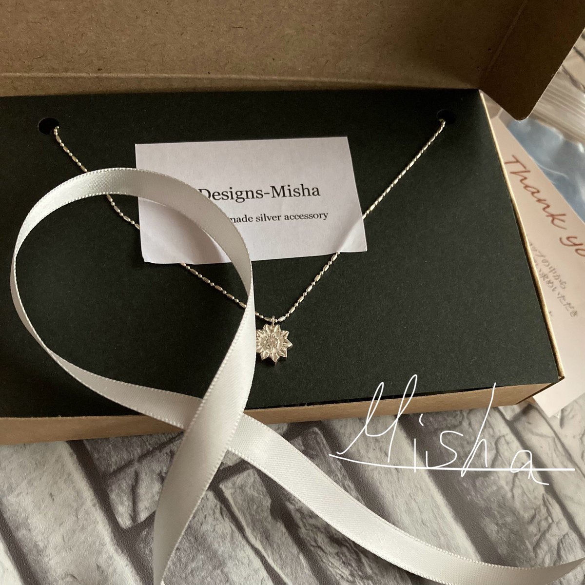 designs_misha's tweet photo. おはようございます
ひまわりのネックレス
準備完了しました+*・
これから出荷です♪
気に入っていただけますように
(*ᴗ͈ˬᴗ͈)♡ペコリ
#silver #sv950 #puresilver #純銀
#ひまわり #ひまわりネックレス https://t.co/xh0DQ0sxe1
