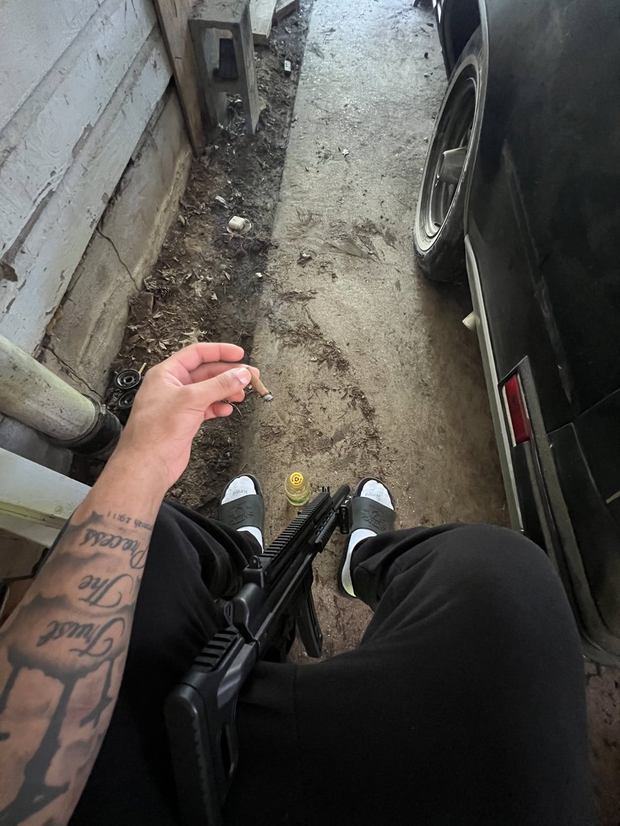dbgxnu's tweet photo. Y’all be smoking with y’all fye?😂 https://t.co/vN07DAmlw7