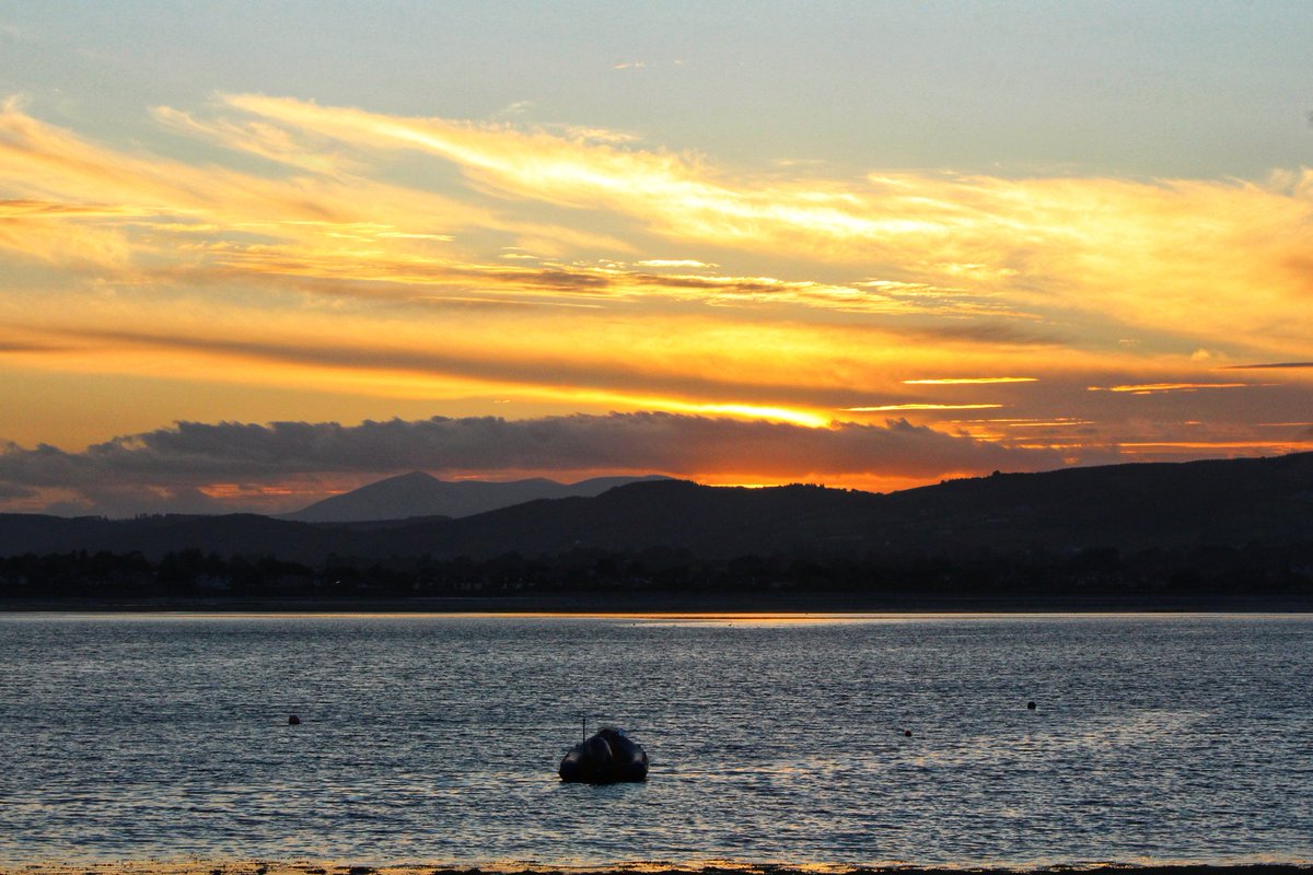 patrickkenealy's tweet photo. Sunset at the Gold Coast, Ballinacourty, Co Waterford tonight. @AimsirTG4 @angie_weather @barrabest @deric_tv @DiscoverIreland @discoverirl @GoToIreland @ancienteastIRL @Failte_Ireland @VisitWaterford @WaterfordANDme @WaterfordCounci @WaterfordPocket @WaterfordGrnWay @wlrfm https://t.co/ihX9BQ9ehN