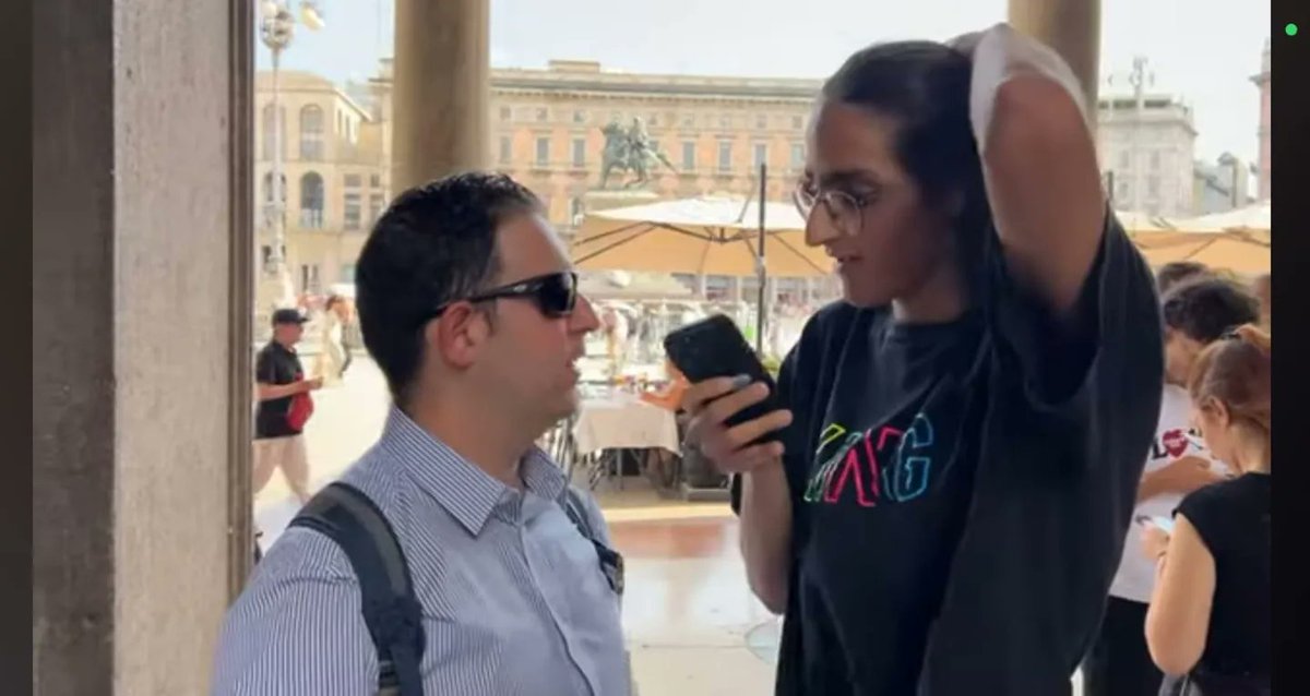 MatthiaPezzoni's tweet photo. Con king Ash
Video su: https://t.co/WnCBNZWrJ4 
#kingash #borseggi #matthiapezzoni #milano #milanoborseggi https://t.co/Lfd8PynrA6