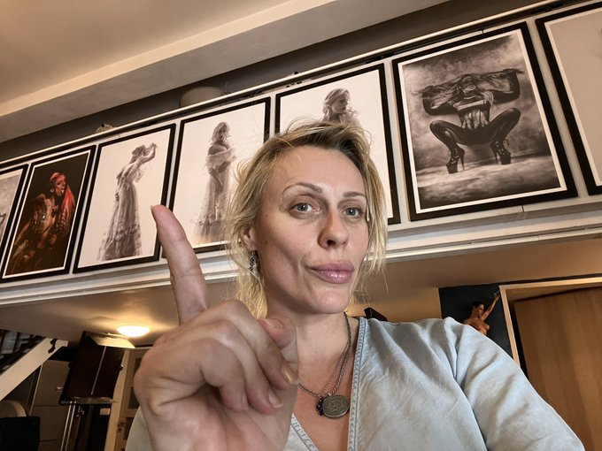 Guys I still have amazing photos of me for sale !!! Signed by @MilanJunek4  Signed by me Onec it goes