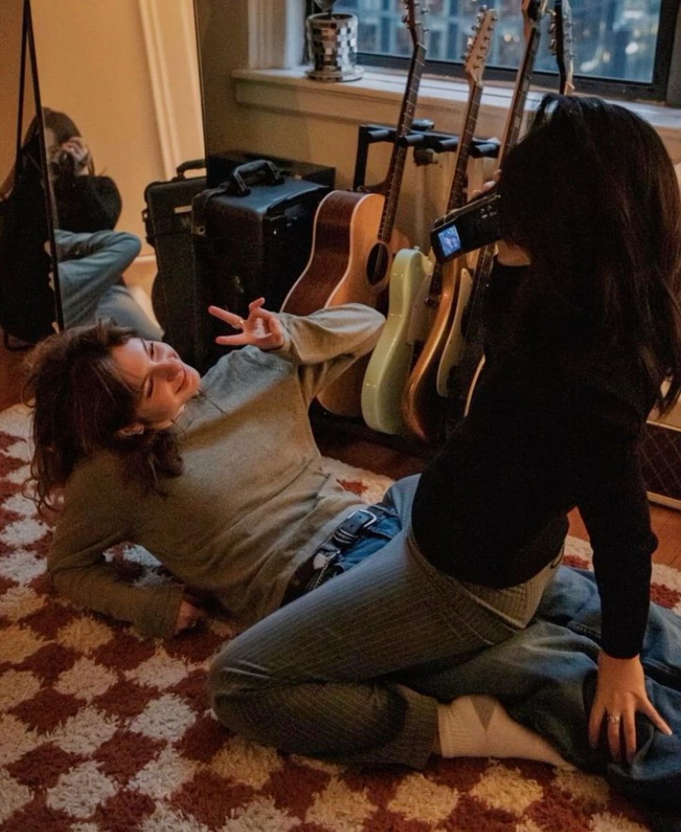 women loving women (@wlwpicz) on Twitter photo 