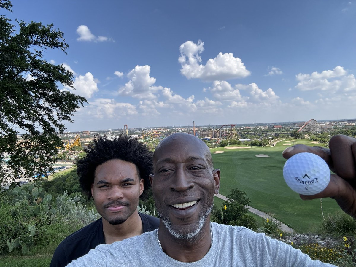 castlestacey6's tweet photo. 🗣️🗣️ Happy 24th Born Day to my oldest son Quenton! One of the most loving, genuine, respectful kids you will ever meet. I'm so proud to be your dad. You have so much to offer this world....I can't wait to see what your future holds!  "Turtle" Happy Born Day son 🎂🎉🎁❤️🙏🏽 https://t.co/PzRDjDiGjW