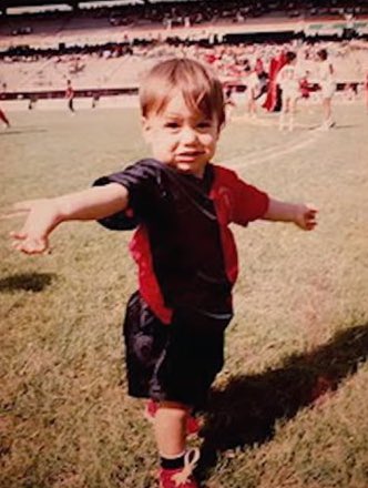 OutOfContextCol's tweet photo. James Rodriguez pero cuando bajas se hace más grande https://t.co/SpFdvxEBjQ