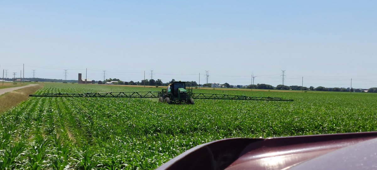 Just watching my mental health counselor <a href="/Biginchpype/">Tanner Charette</a> doing what he does best here. 👌 🌽 💦💦