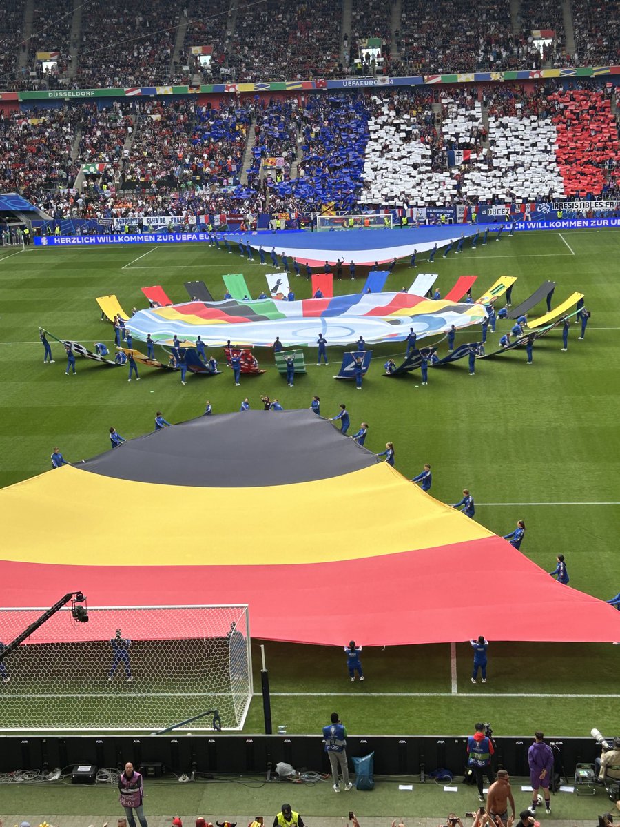 What an amazing show at the start of the France-Belgium game ⁦⁦<a href="/BVB/">Borussia Dortmund</a>⁩ . #euro2024