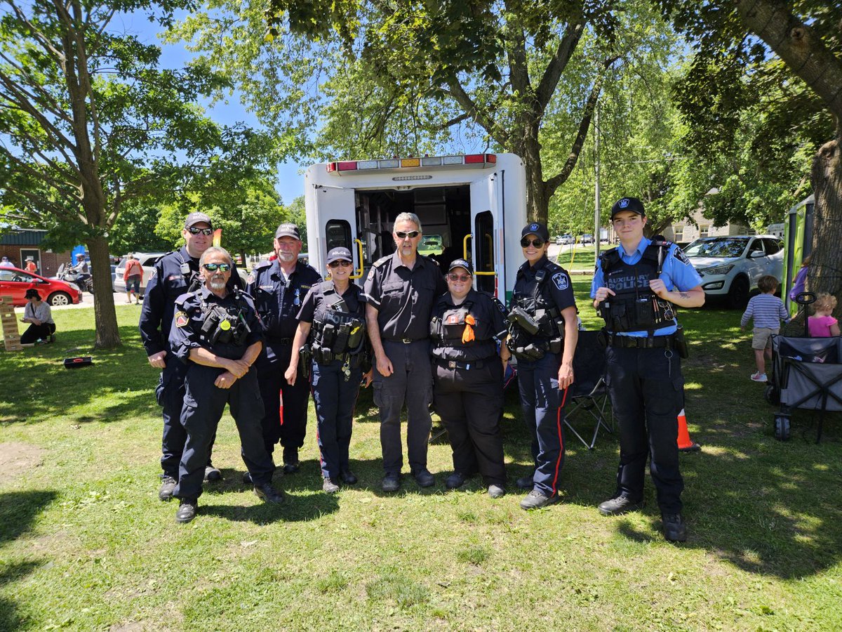 🇨🇦 Our team is also out in Port Hope to celebrate #CanadaDay alongside <a href="/PortHopePolice/">Port Hope Police</a> and <a href="/OCEAPSAR1/">O.C.E.A.P. SAR</a> ensuring everyone has a safe day! 

Have a great Day everyone!

<a href="/SJAOntario/">St.John Ambulance ON</a>