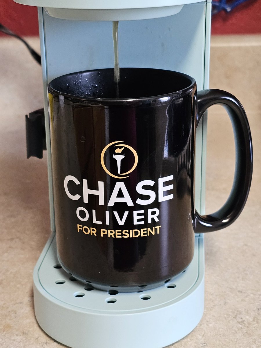 AnthonyCri17459's tweet photo. Coffee tastes better when it's in the right cup.
Government becomes better when it's in the right hands.
#EndTwoPartyRule @ChaseForLiberty @LPNational @LPBexar @LPTexas https://t.co/1I6g7b3oXb