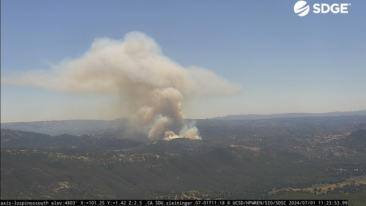 ALERTCalifornia's tweet image. #KitchenFire in San Diego County as seen from the ALERTCalifornia Los Pinos Camera South camera. Follow @ClevelandNF and @CALFIRESANDIEGO for updates and watch live at: bit.ly/3RQeAek
