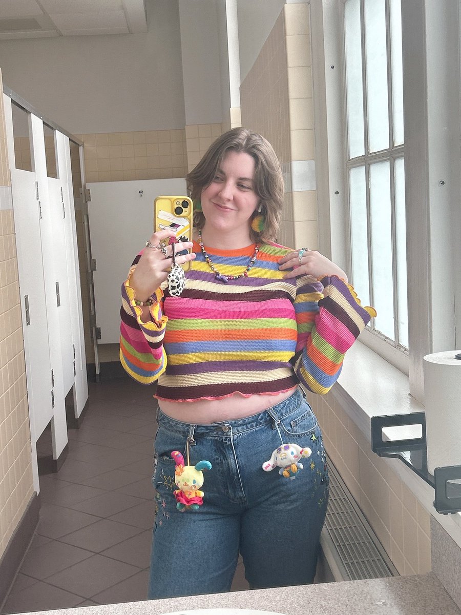 em🤠🐚🍵🦦 tweet media