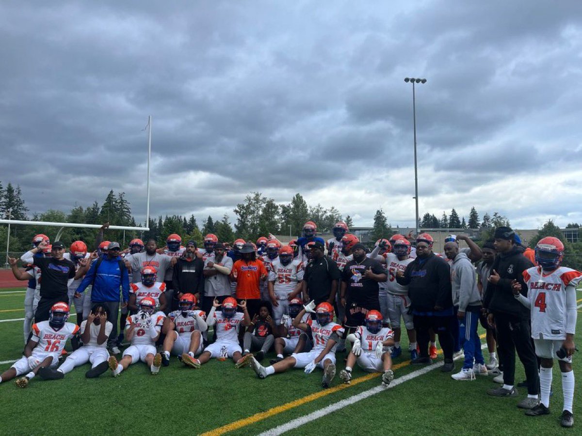M4RCUSjr's tweet photo. I will play football at Rainer Beach High School this fall!!😆🏖️ #keepgoin #beachboyz #stateonsix #agtg @CoachDunmore @thenorthwest9 https://t.co/JzwOKTecu6