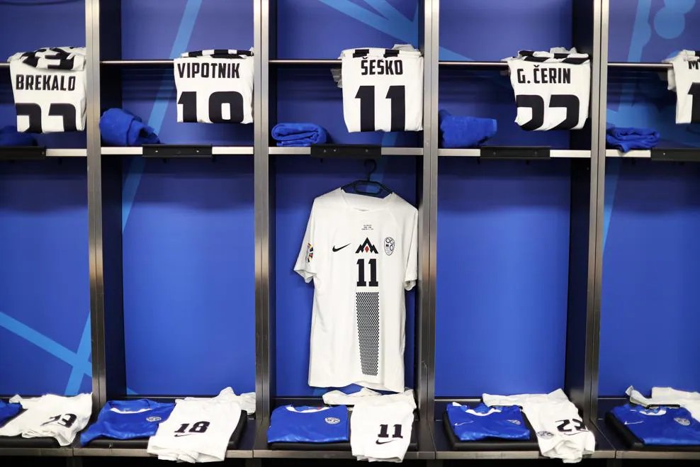 GwavesSports's tweet photo. A closer look at the Slovenia dressing room ahead of their historic round of 16 encounter. #EUROS2024 https://t.co/GN1mWCzhLD