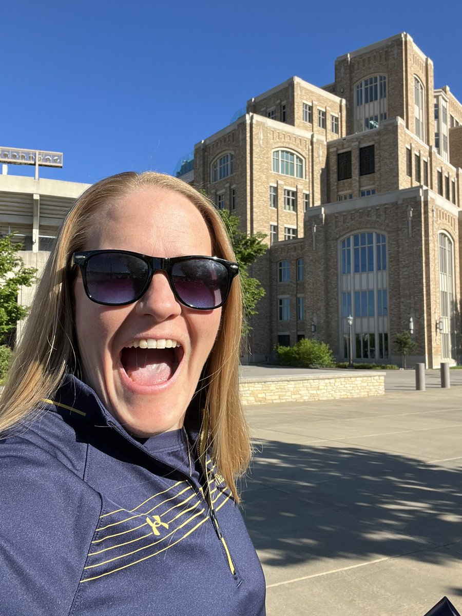 Day one with <a href="/NDFIM/">Fighting Irish Media</a>! Let’s go!

#YaySports | #GoIrish