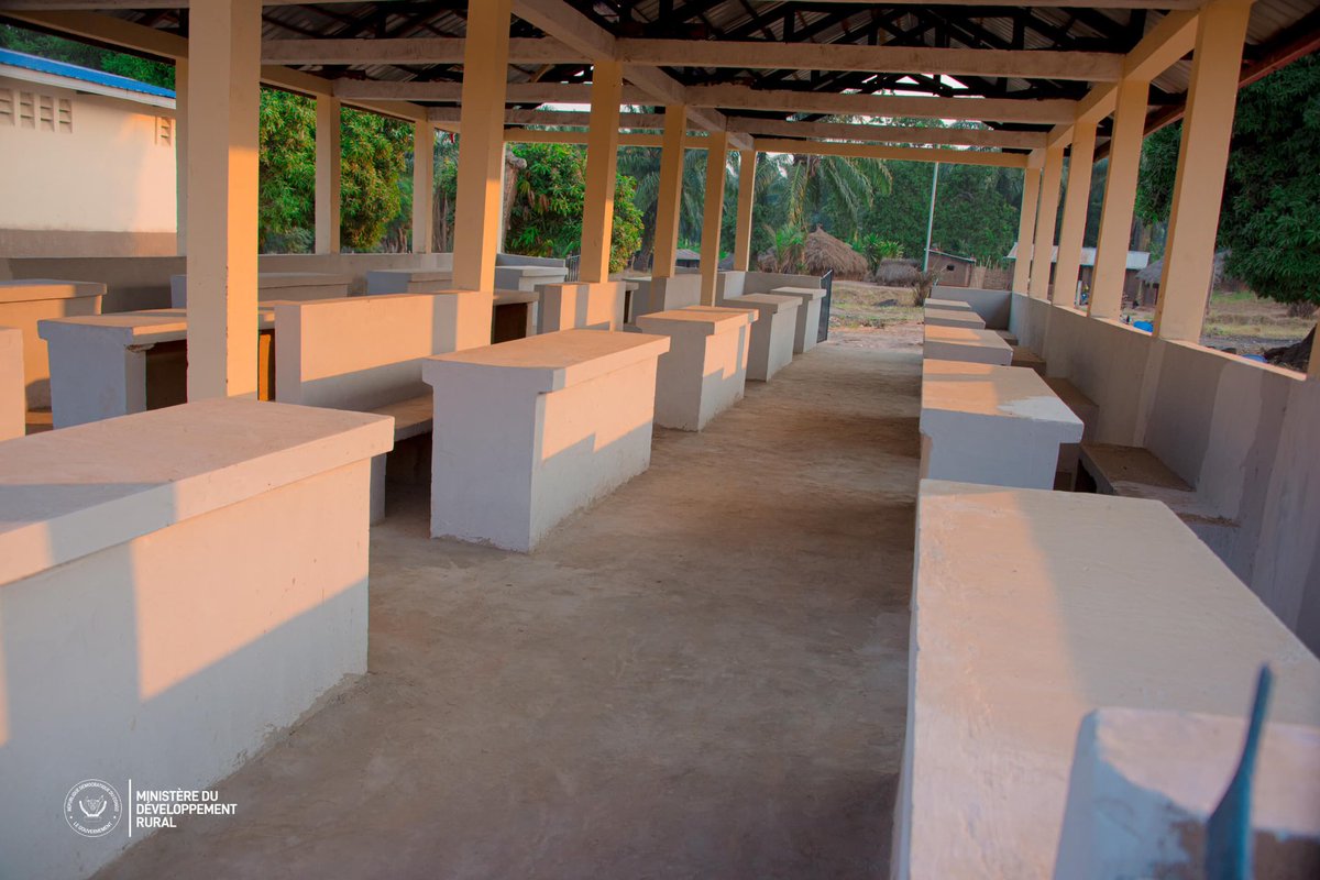 butondonzangi's tweet photo. En séjour à Mbuji-Mayi, chef lieu de la province du Kasaï Oriental depuis ce lundi 01 juillet 2024, nous avons effectué une série des visites d’inspection des différentes infrastructures construites dans le cadre des projets PRISE et PROADER. 
Des projets que nous comptons développer sur l’ensemble du territoire national afin de développer les milieux ruraux du pays.
