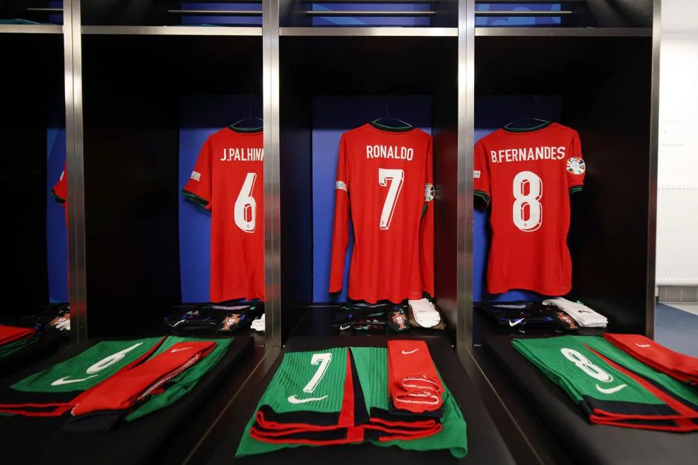 GwavesSports's tweet photo. Will Ronaldo and company set up a quarter-final tie against France? https://t.co/w1XdCosY3a