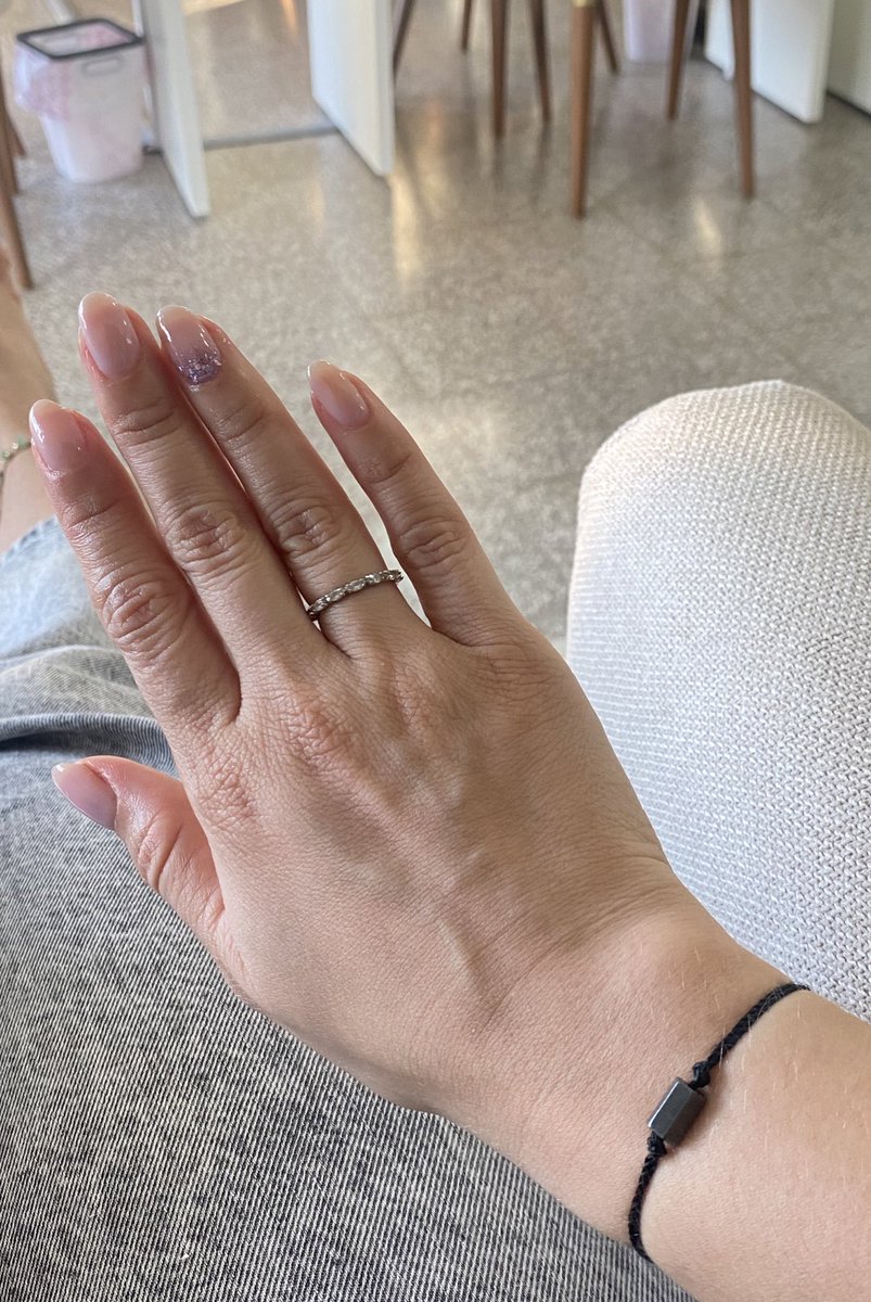 Hoy zona Madero-Luque se me perdió mi anillo de promesa. Por favor llamo a la solidaridad de todos 😭 tiene demasiado valor sentimental