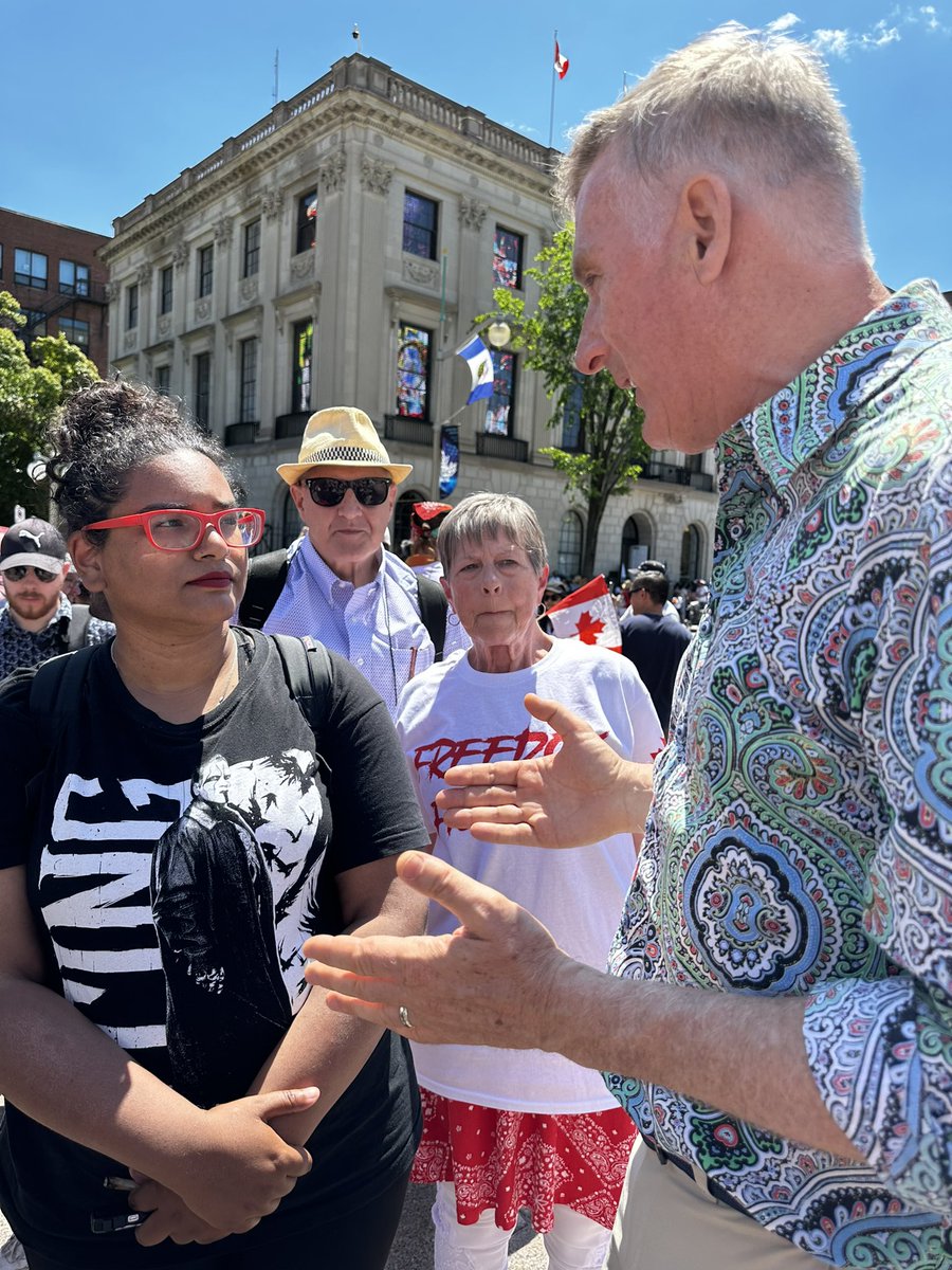MaximeBernier's tweet photo. Je passe de beaux moments aux festivités de la Fête du Canada à Ottawa! https://t.co/Fq9CdMYOoe