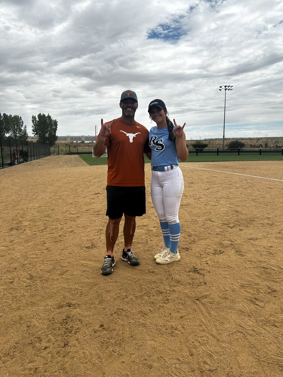 bellalisle27's tweet photo. Had such a cool experience today getting to learn from one of the top schools! I had so much fun talking to the coaches and listening to what advice they had to give! Thank you @TexasCoachWhite @CoachSingTexas Coach Z and Coach PR for a great camp!!

@TexasSoftball @RS_Holba https://t.co/2nRfgtXPFH
