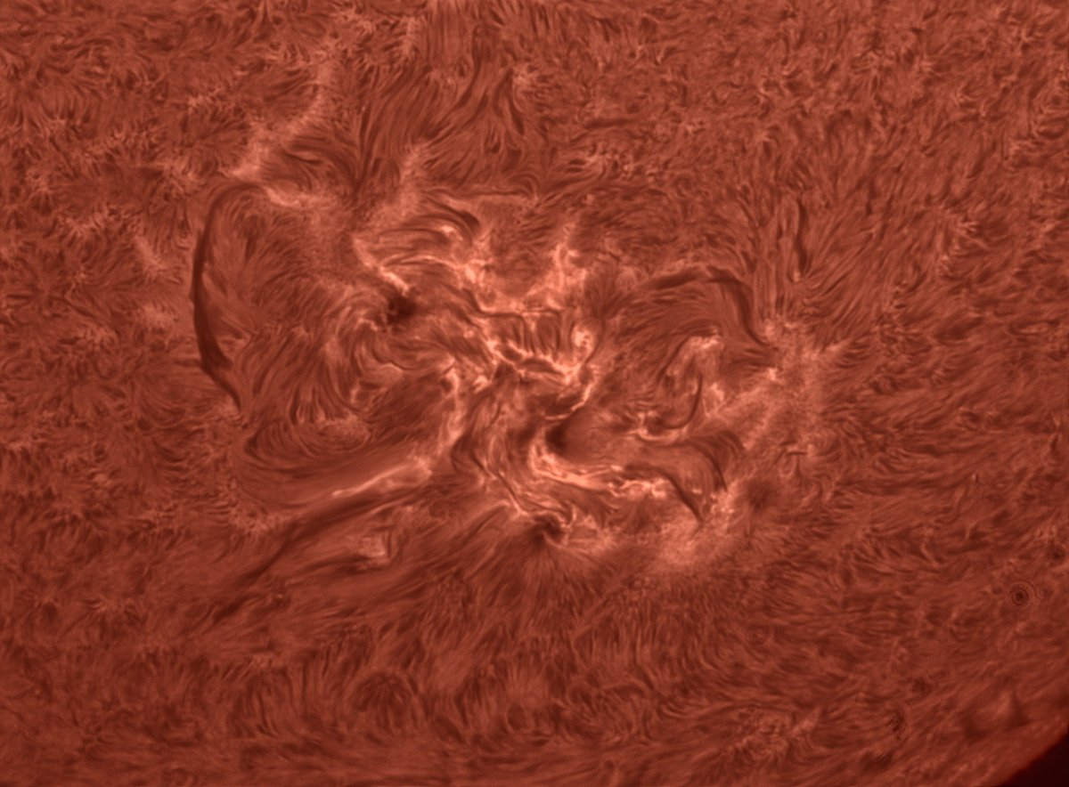 AstronomischeL's tweet photo. Sonnenbeobachtung/Fotografie
Vortrag H. Simon Vortrag "Beobachtung und Fotografie der Sonne im H-alpha Licht" beim Vereinstreffen.
PowerPoint-Präsentation unter kontakt@hoher-list.de erhältlich.
#hoherlist #avv #sternwarte #vulkaneifel #schalkenmehren #observatorium #westenergie https://t.co/vdXsfvy6U2