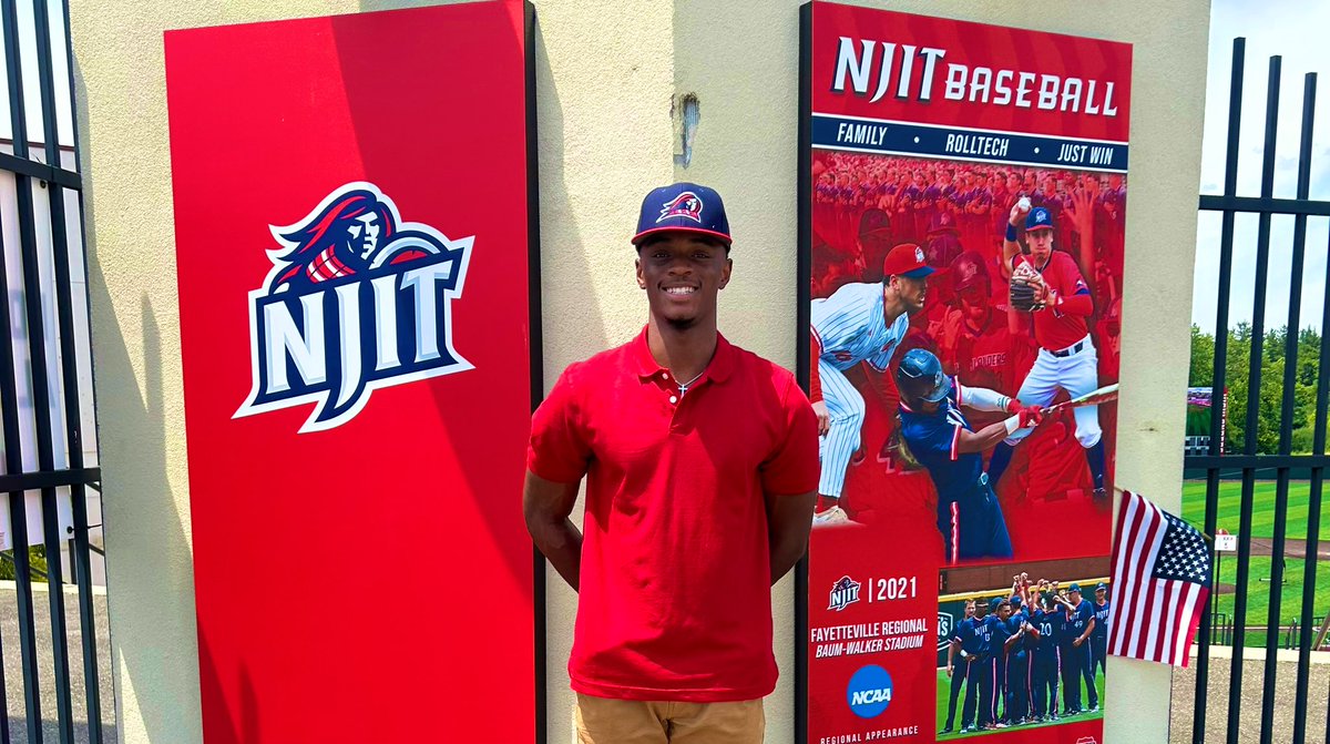 S M I ✞ ✞ Y 愛 tweet media