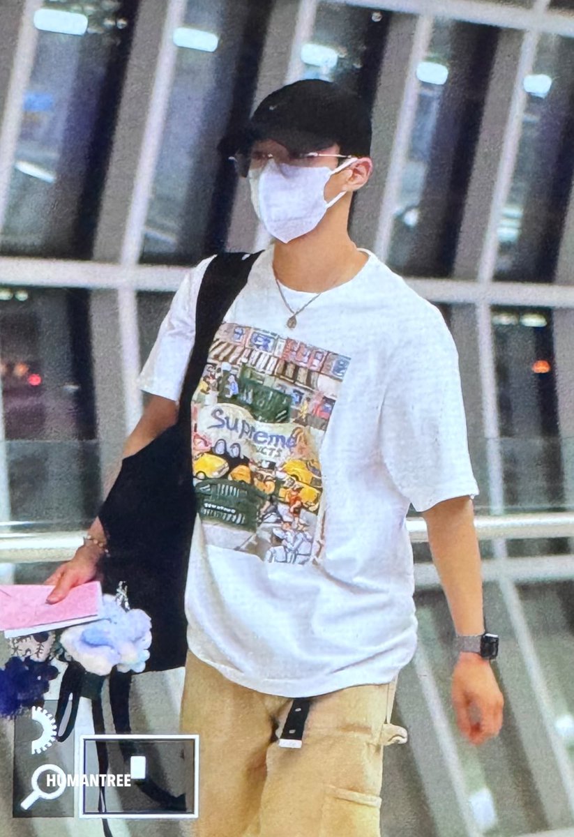humantree_gk's tweet photo. 240702 기광 

🇹🇭👋🏻 

#이기광 #gikwang #기광 #ギグァン
#하이라이트 #Highlight 
@900_330 https://t.co/hEQcj6OQuF