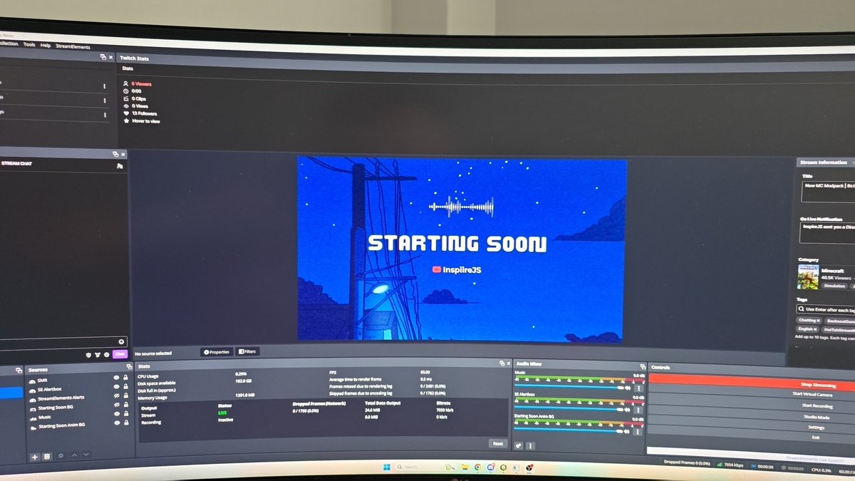 InspiireJS's tweet photo. Live now playing @Minecraft live on @Twitch @LunaPixelStudio #bettermc4 #moddedminecraft @CurseForge with @willmarsh056
https://t.co/ngC7VIgyoA https://t.co/wUL8A8NLHU