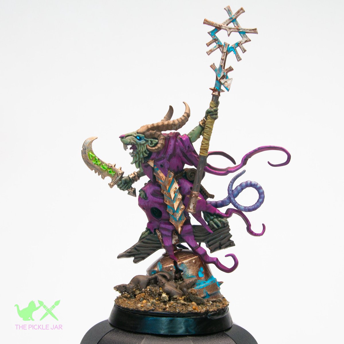 Well, here he is! It’s been so refreshing working on a new character model in my own time and just enjoying the process.

#picklejarpainting #paintingwarhammer #paintingminiatures #warhammercommunity #adwip #ageofsigmar #newageofsigmar #skaventide #skaven