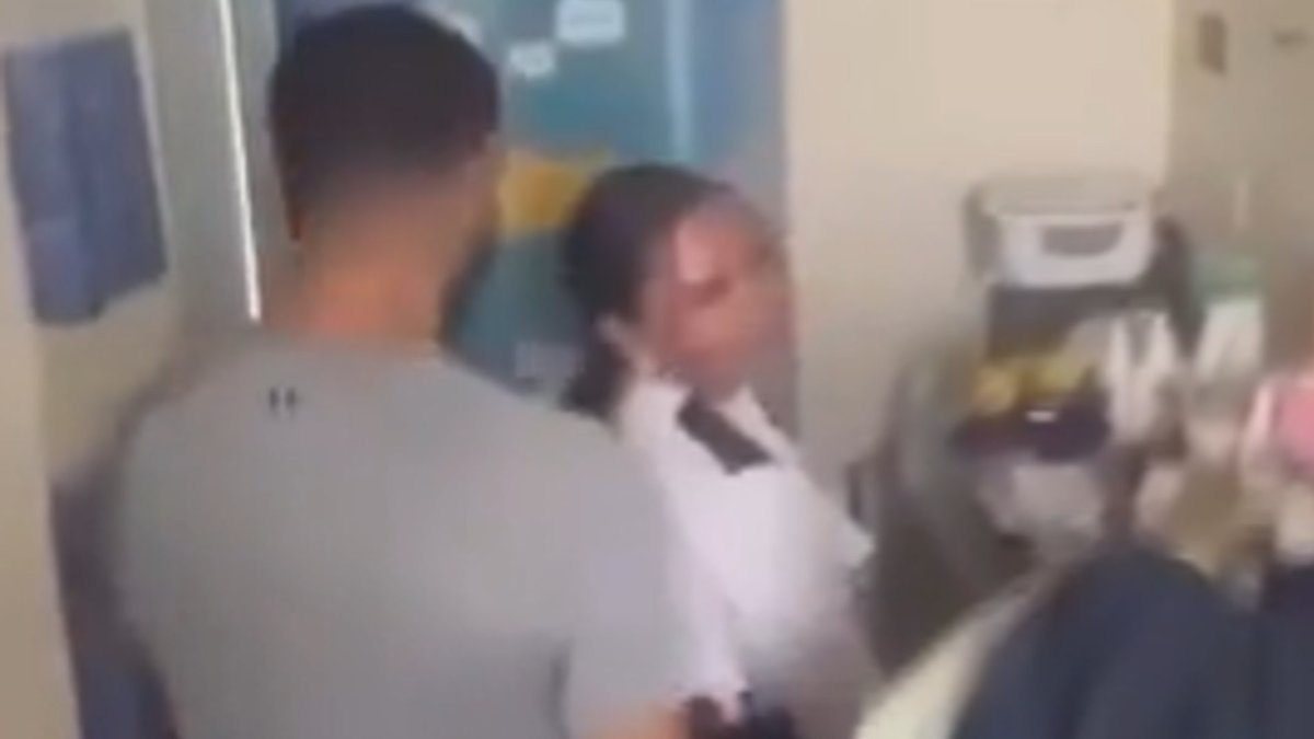 usama_ustad's tweet photo. rock paper scissors challenge yellow dress #dankdahl
https://t.co/0KFz6IcdMP
just watched the #dankdahl shocking😍😍
 
Me to the next police officer I see hoping I’ll get shipped to #HMPWandsworth
HMP WANDSWORTH PRISON GUARD⤵️
https://t.co/0KFz6IcdMP https://t.co/ZRwzVHVuld