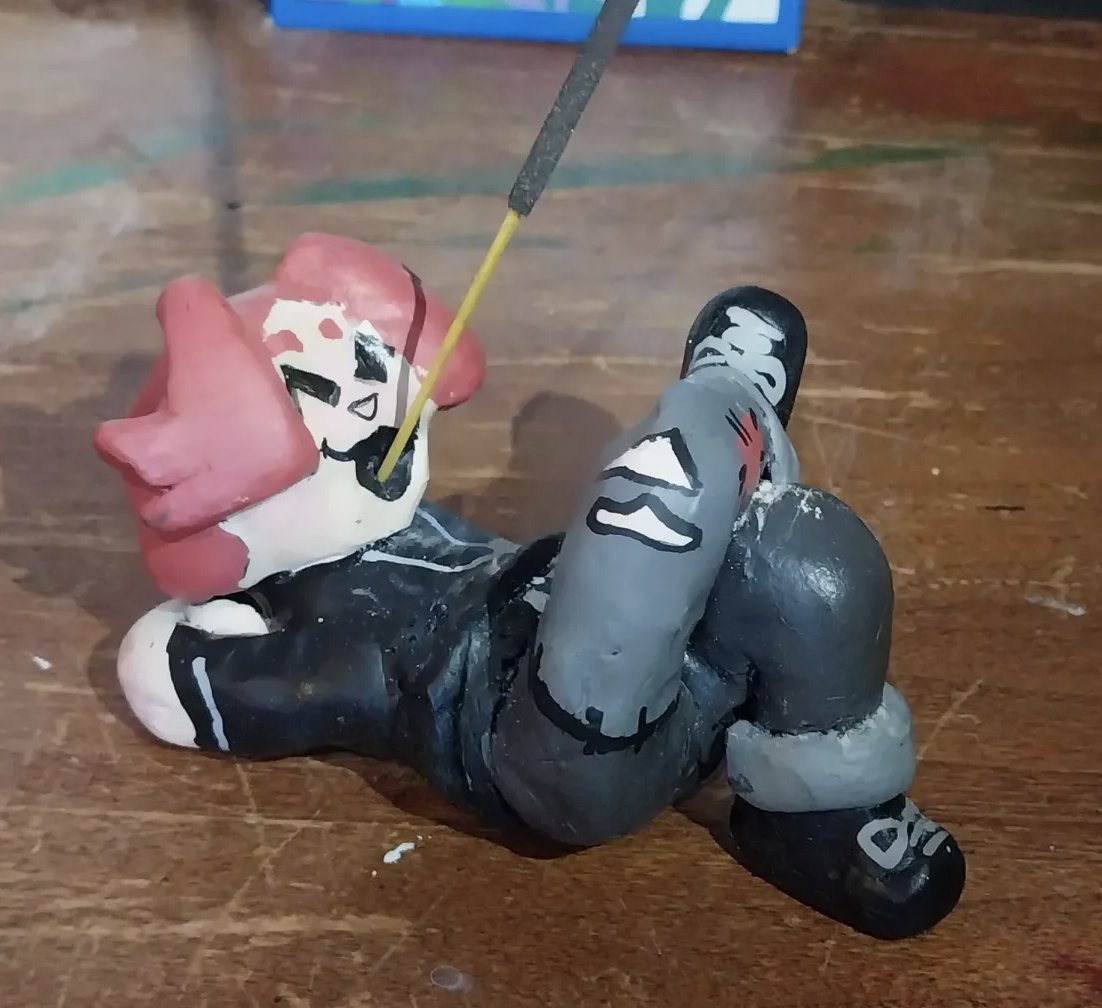 NoIRebel_'s tweet photo. Carn incense holder :3
#originalcharacterart #OC #3dartwork #sculpture #incense https://t.co/dcHsOJSsi6