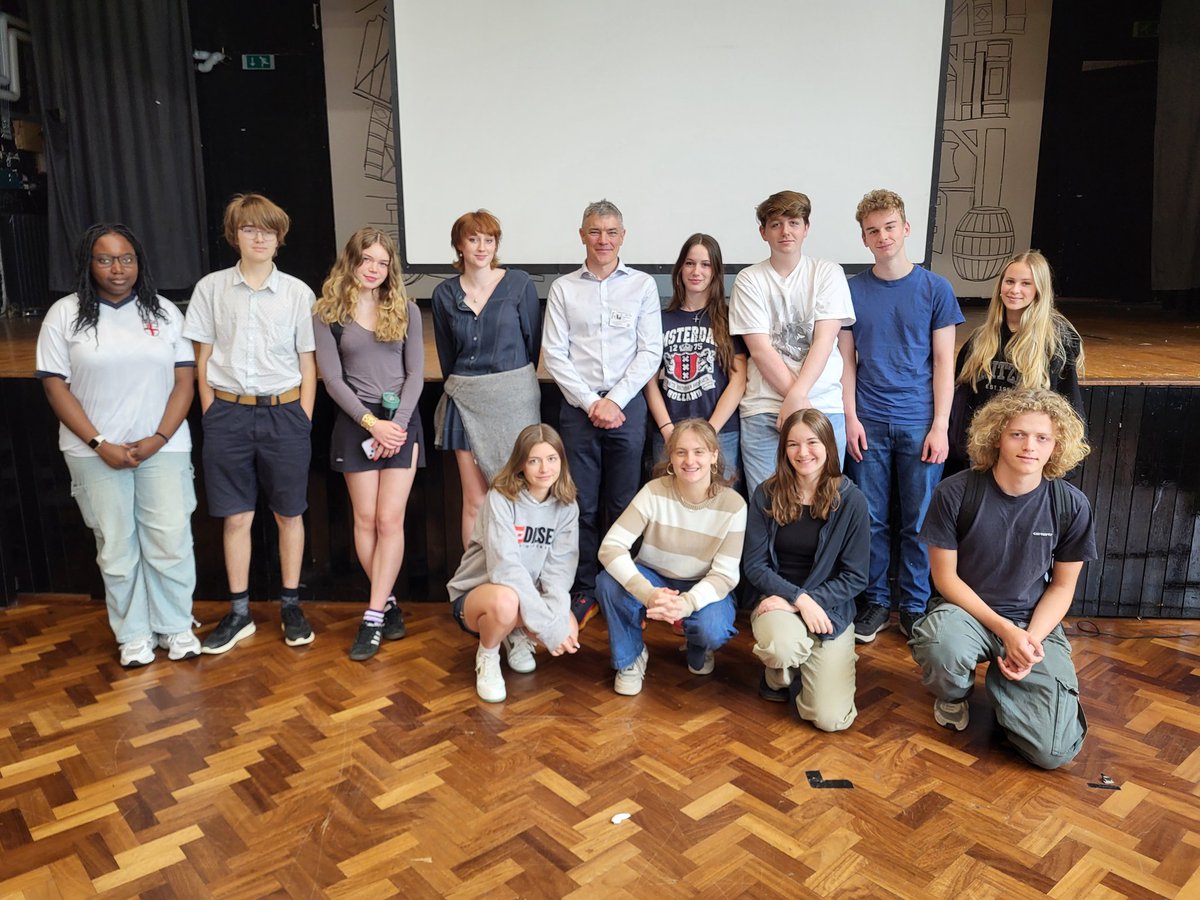 CSG Sixth Form (@csgsixth) on Twitter photo We were treated to a fabulous talk today from cardiologist Dr Andrew Wragg. It was so interesting to hear his personal career story but also his insights into future developments in medicine, the need for teamwork, patient safety and the range of careers in the NHS. We were treated to a fabulous talk today from cardiologist Dr Andrew Wragg. It was so interesting to hear his personal career story but also his insights into future developments in medicine, the need for teamwork, patient safety and the range of careers in the NHS.