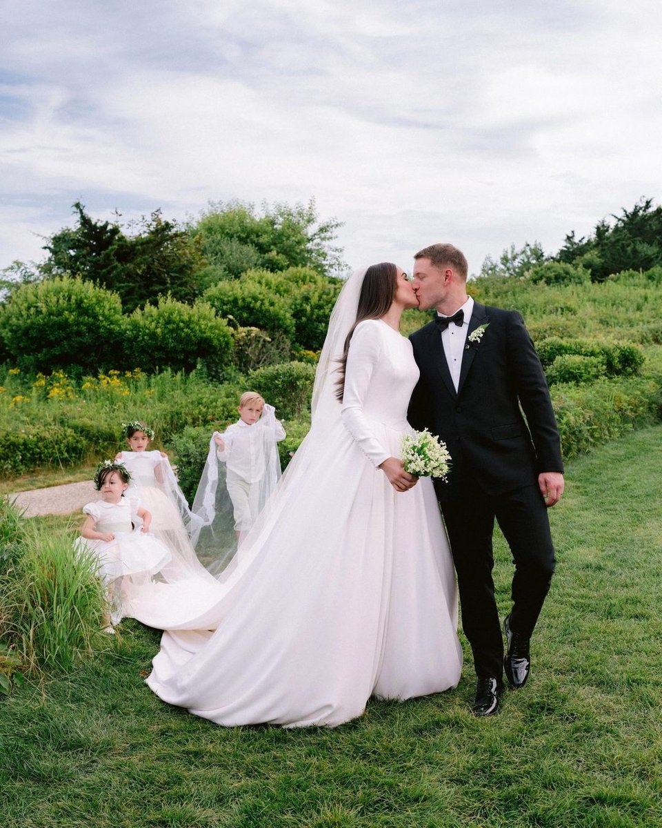NFL's tweet photo. Congratulations to @CMC_22 &amp; @oliviaculpo on their wedding! ❤️🤍

(via @voguemagazine) https://t.co/LG1UniSNcW