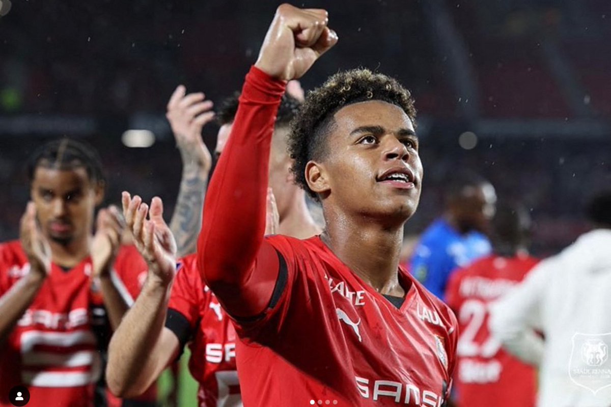 LMDPSG's tweet photo. 🚨 Désiré Doué est sur la liste du FC Bayern ! 

Le jeune talent de 19 ans pourrait devenir une cible de transfert sérieuse pour le Bayern, soit plus tard dans ce mercato si le club allemand réalise davantage de ventes, soit en 2025.

De nombreux grands clubs l’apprécient… 

🗞️ @Plettigoal via @SkySportDE