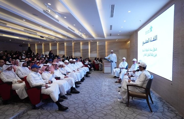 سعدنا اليوم في #تجمّع_الشرقية_الصحي باستضافة اللقاء المفتوح لسفراء التغيير بحضور سعادة رئيس المجلس التأسيسي للقطاع الشرقي الصحي أ. عصام المهيدب وعدد من أعضاء المجلس وبمشاركة كل من سعادة وكيل وزارة الصحة للموارد البشرية أ. عبدالرحمن العيبان وسعادة الرئيس التنفيذي لشركة الصحة