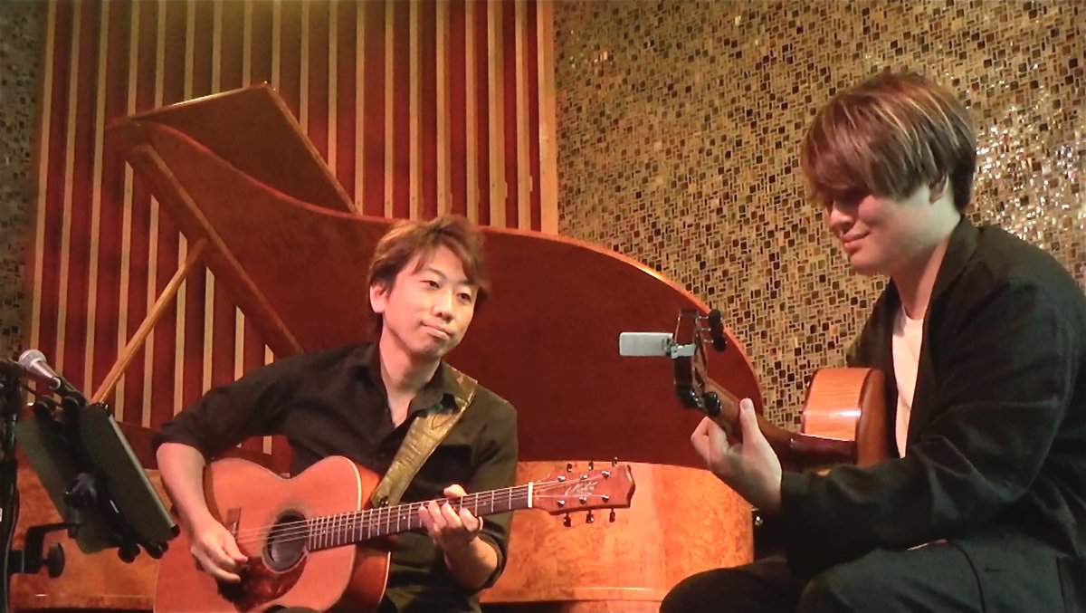 Nishi_Nishiyama's tweet photo. Nashsound ville 2024
-Chet Atkins Tribute-

ヒロキンス君とセッション♪

僕よりも10歳以上若い人で、チェット・アトキンスのフォロワーがいること、一緒にセッションが出来ることは本当に嬉しい。

近い将来、ナッシュビルに行って、現地ミュージシャンの凄まじさを体感してきてほしいなぁ。

僕も初めてアメリカに行ったのは30歳の時だったから、今のヒロキンス君と同じ歳。

数少ない若手のチェット・フォロワー、これからもガンガン頑張ってね💪🔥

#ヒロキンス
#西山隆行
#Nashsoundville
#ナッシュサウンドビル
#チェットアトキンス
#ChetAtkins