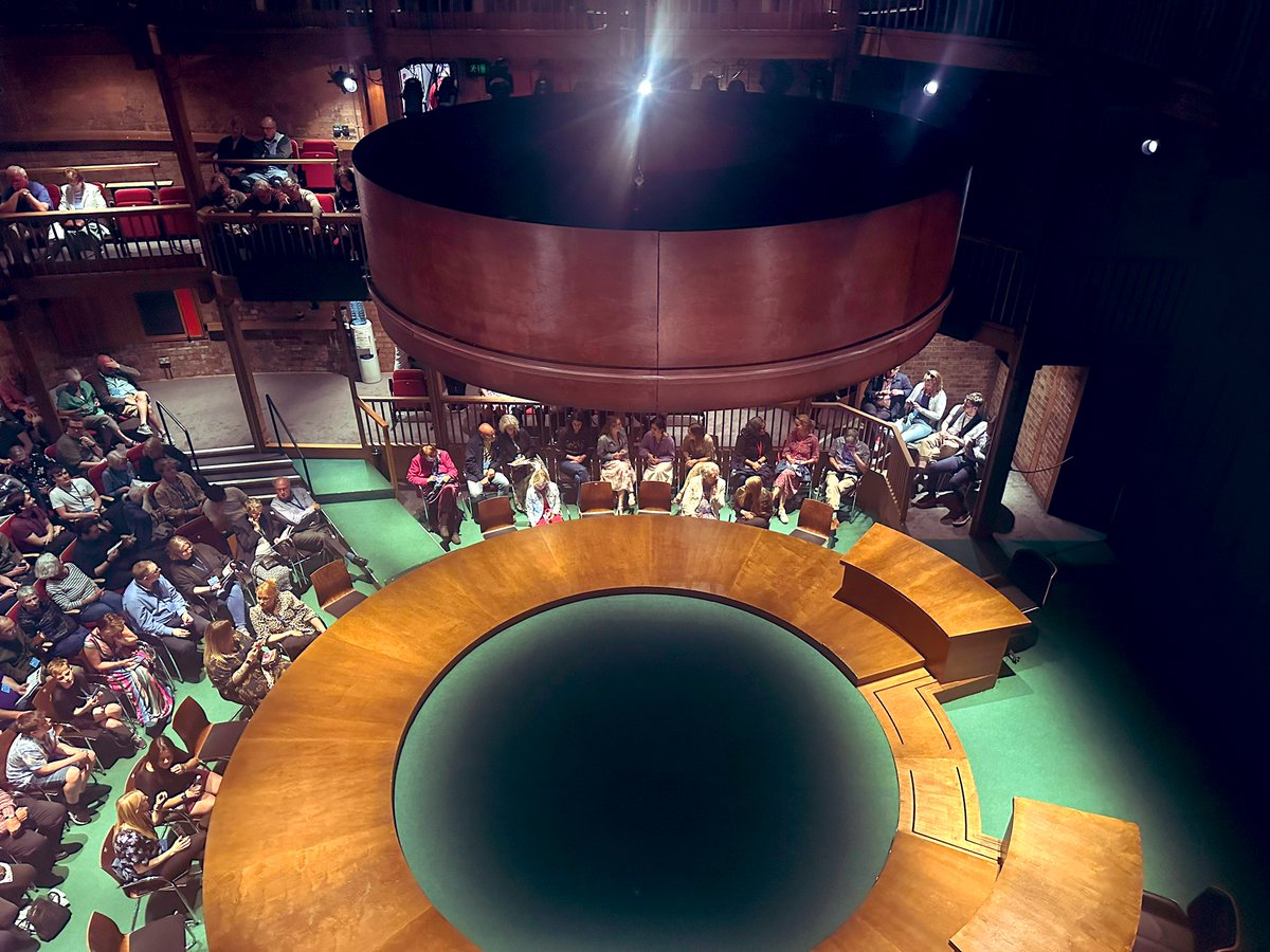 Luisa_Sherlock's tweet photo. Fascinating negotiating tactics at the RSC’s Kyoto. @TheRSC https://t.co/FRhSmqEjR7