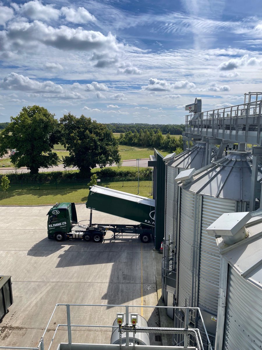 James S. Peck (@pxfarms) on Twitter photo Austin delivering Mustard to Norwich Austin delivering Mustard to Norwich