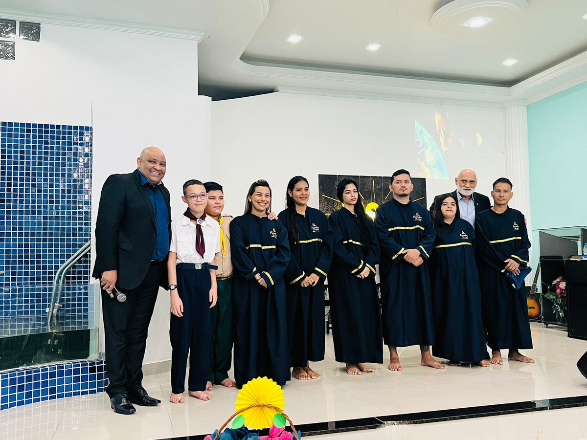 pr_israelelias's tweet photo. Que Domingo maravilhoso ! Linda festa batismal na IASD Central Redenção 2 Emocionante ver os milagres de Jesus !! Escolhidos para missão ! #AAMAr #UNOB https://t.co/UKNSLbRyUw