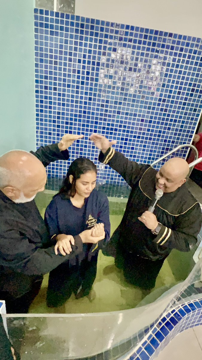 pr_israelelias's tweet photo. Que Domingo maravilhoso ! Linda festa batismal na IASD Central Redenção 2 Emocionante ver os milagres de Jesus !! Escolhidos para missão ! #AAMAr #UNOB https://t.co/UKNSLbRyUw