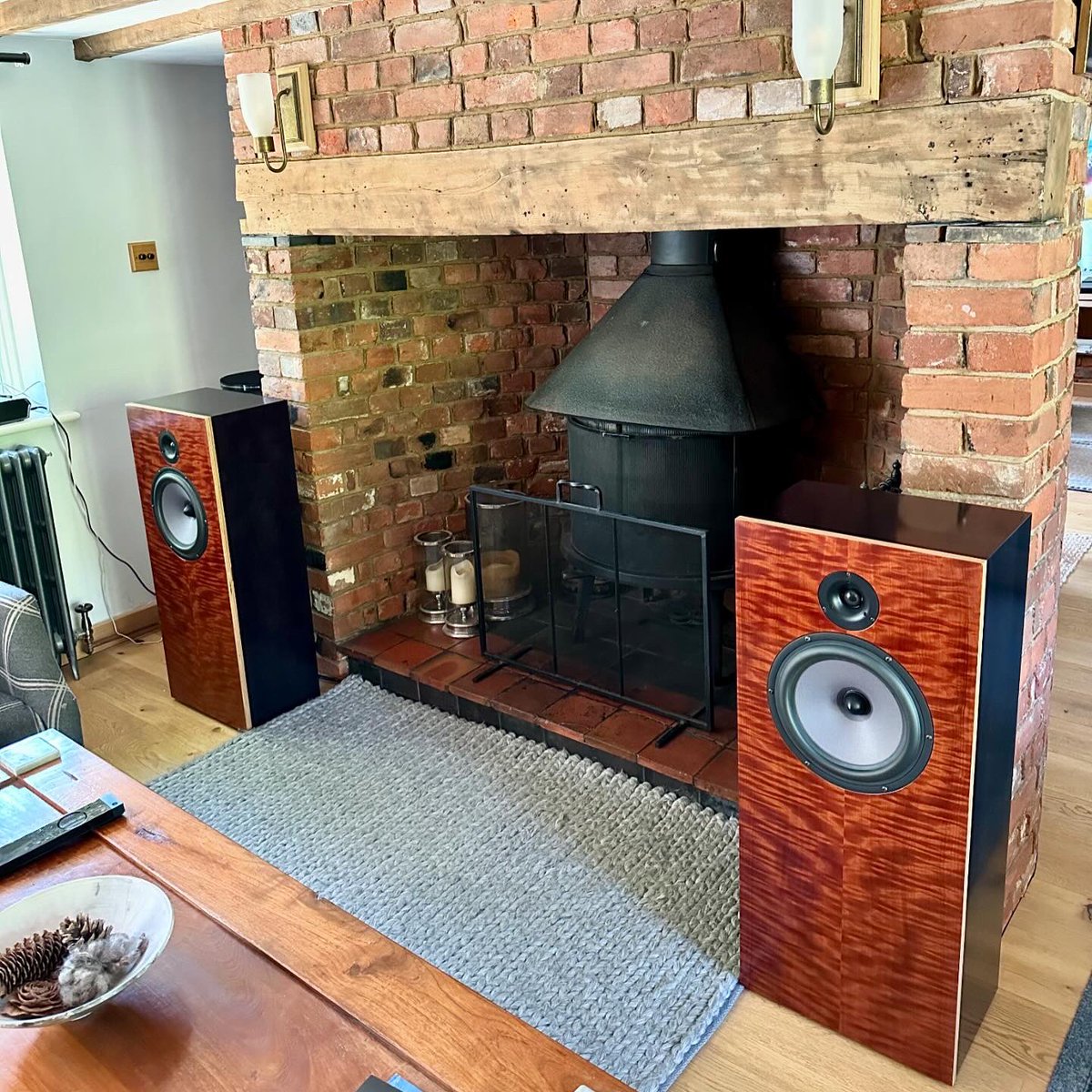 hifilounge's tweet photo. Another really nice install last week of a @RegaResearch Planar 8 turntable, @NaimAudio Uniti Star and a pair DeVore Fidelity O/93โs Speakers.
Not really partnered DeVore with Naim before but have to say it really did sound excellent ๐
#naimaudio #regaresearch #devorefidelity https://t.co/OFuHOXyJXN