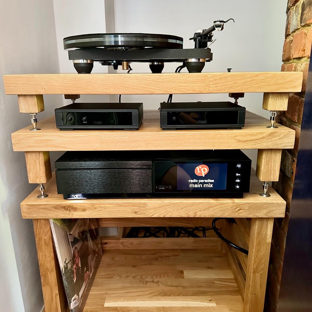 hifilounge's tweet photo. Another really nice install last week of a @RegaResearch Planar 8 turntable, @NaimAudio Uniti Star and a pair DeVore Fidelity O/93โs Speakers.
Not really partnered DeVore with Naim before but have to say it really did sound excellent ๐
#naimaudio #regaresearch #devorefidelity https://t.co/OFuHOXyJXN
