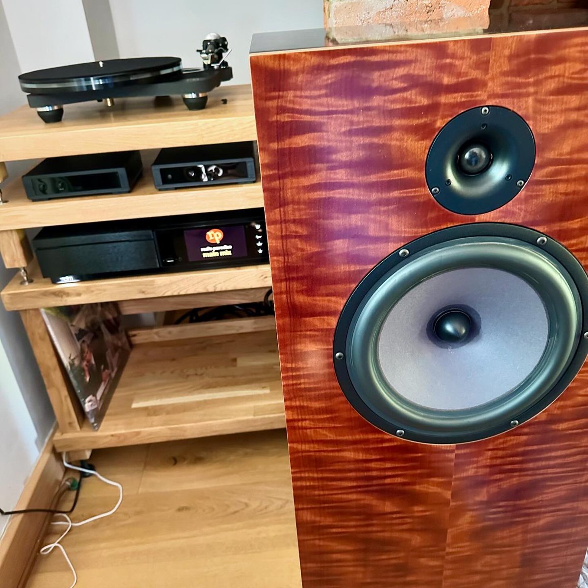 hifilounge's tweet photo. Another really nice install last week of a @RegaResearch Planar 8 turntable, @NaimAudio Uniti Star and a pair DeVore Fidelity O/93โs Speakers.
Not really partnered DeVore with Naim before but have to say it really did sound excellent ๐
#naimaudio #regaresearch #devorefidelity https://t.co/OFuHOXyJXN